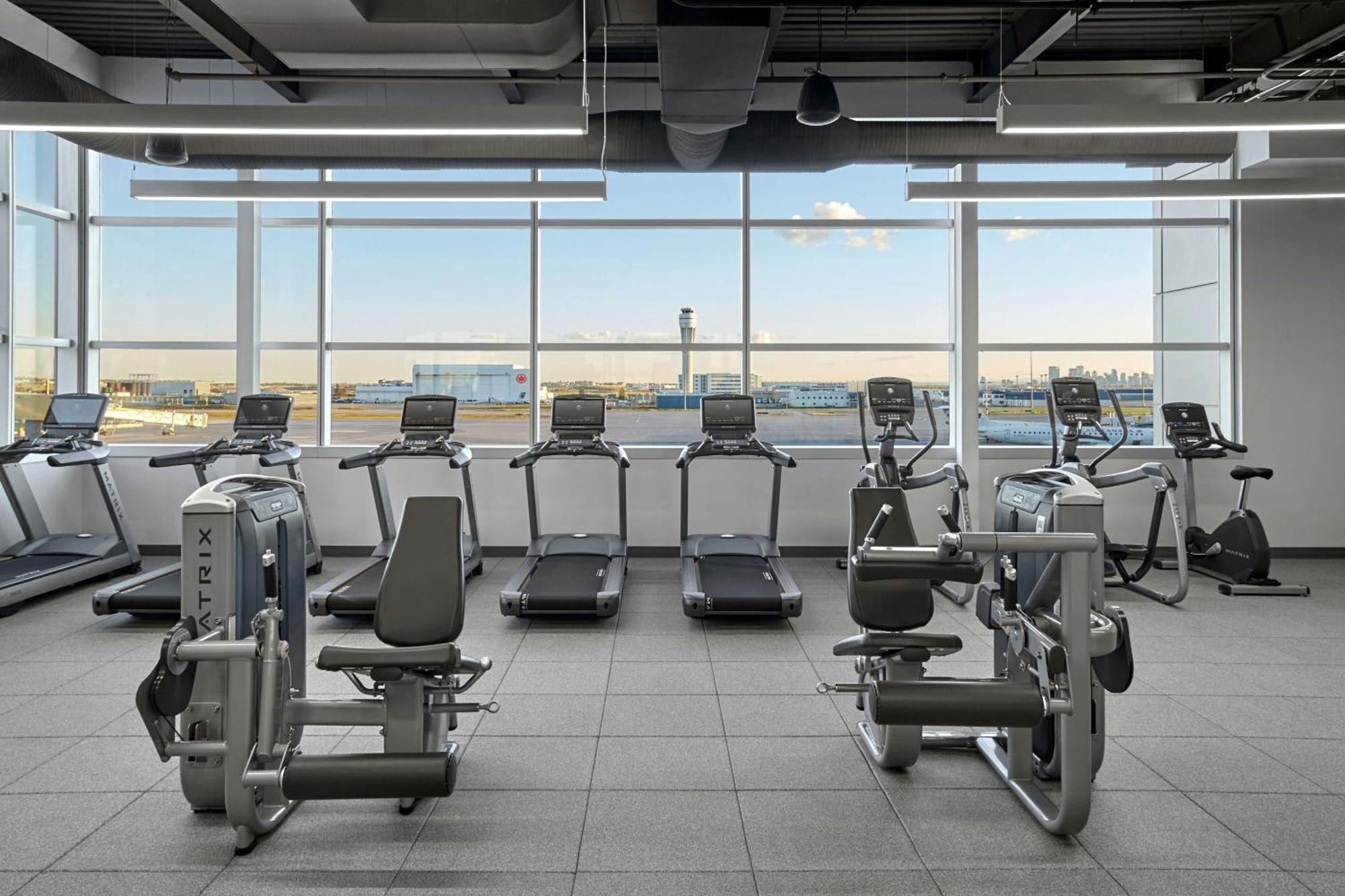 Airport Marriott In-terminal 4*